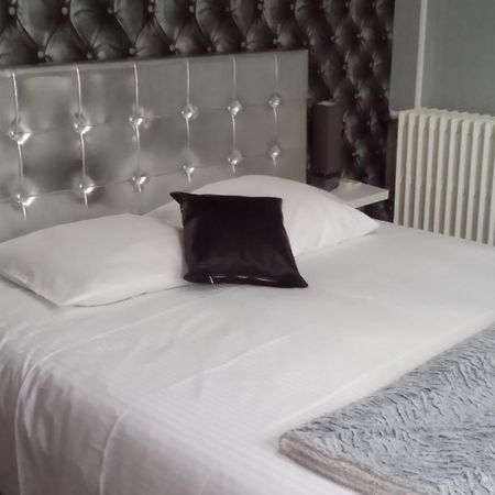 Hotel Saint-Michel Les Monts d'Aunay Eksteriør bilde